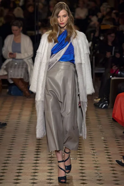 Look 9